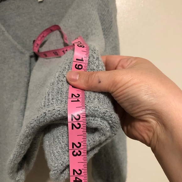 Cropped Sweater/Cardigan gray One Size Closure Button at Front Holes Down sleeve - Picture 14 of 16